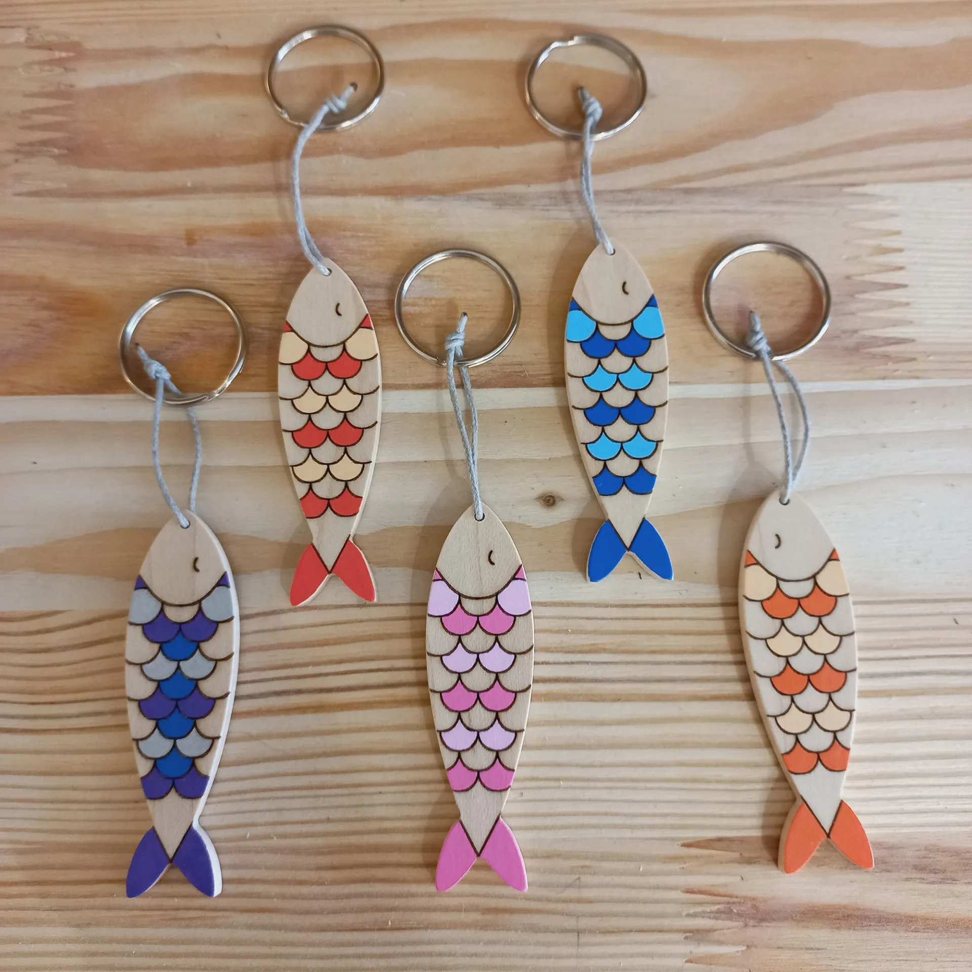 Porte clé sardine - bois d'érable - FAB-FABRIK - Saint-Malo Plusieurs couleurs.