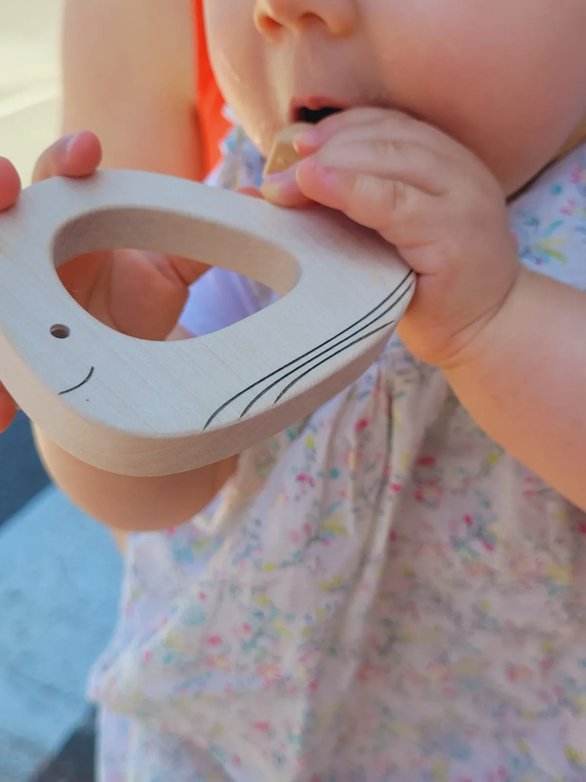 Anneau de dentition en bois - baleine - FAB-FABRIK